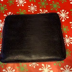 India Hicks Black lizard insider